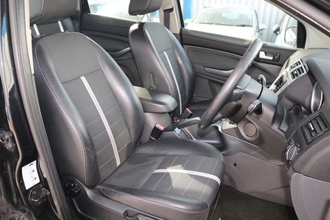 Titanium 2.5 4dr Hatchback Manual Petrol