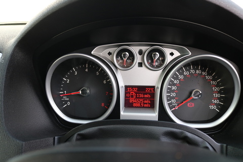 Titanium 2.5 4dr Hatchback Manual Petrol