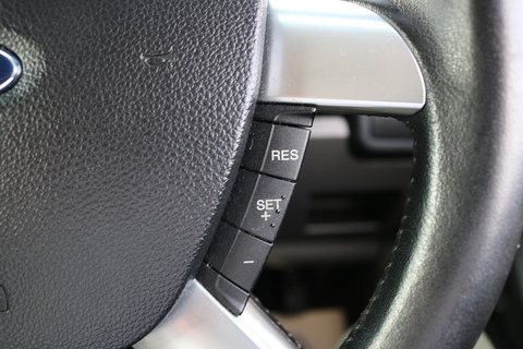 Titanium 2.5 4dr Hatchback Manual Petrol