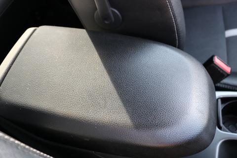 Titanium 2.5 4dr Hatchback Manual Petrol