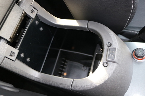 Titanium 2.5 4dr Hatchback Manual Petrol