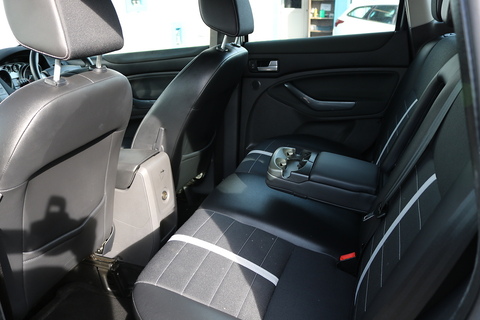 Titanium 2.5 4dr Hatchback Manual Petrol