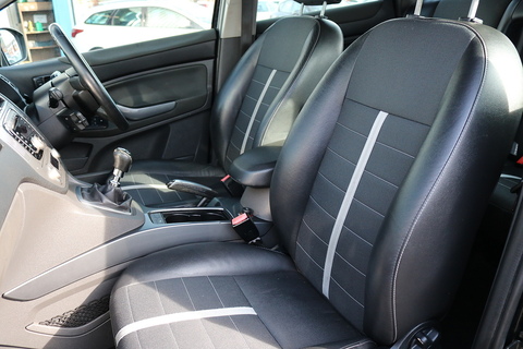 Titanium 2.5 4dr Hatchback Manual Petrol