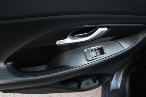 1.6 CRDi Blue Drive SE Hatchback 5dr Diesel Manual Euro 6 (s/s) (110 ps)