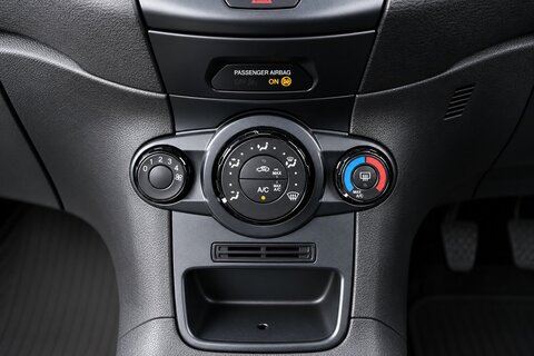 1.5 TDCi Style Hatchback 5dr Diesel Manual Euro 5 (75 ps)