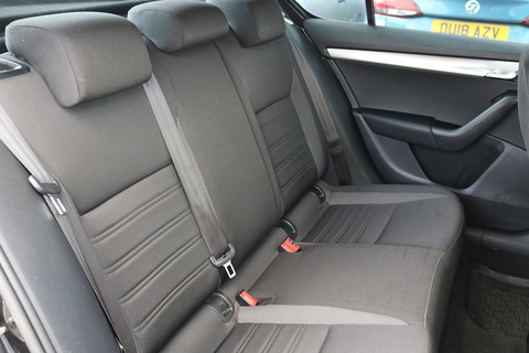 1.6 TDI SE Hatchback 5dr Diesel Manual Euro 6 (s/s) (115 ps)