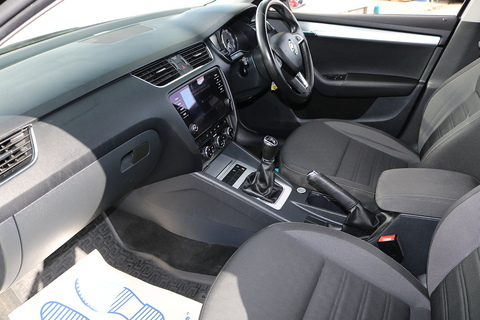 1.6 TDI SE Hatchback 5dr Diesel Manual Euro 6 (s/s) (115 ps)