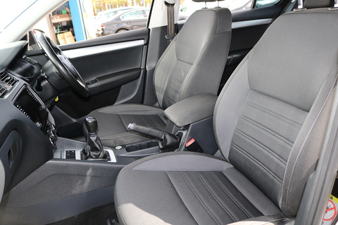 1.6 TDI SE Hatchback 5dr Diesel Manual Euro 6 (s/s) (115 ps)