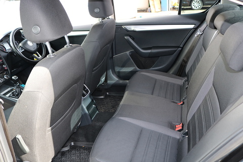 1.6 TDI SE Hatchback 5dr Diesel Manual Euro 6 (s/s) (115 ps)