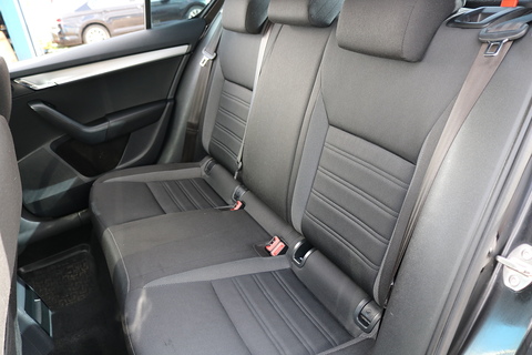 1.6 TDI SE Hatchback 5dr Diesel Manual Euro 6 (s/s) (115 ps)