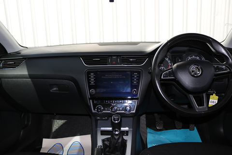 1.6 TDI SE Hatchback 5dr Diesel Manual Euro 6 (s/s) (115 ps)