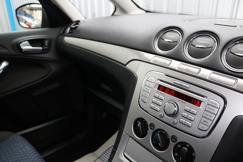 2.0 TDCi Edge MPV 5dr Diesel Manual (165 g/km, 138 bhp)