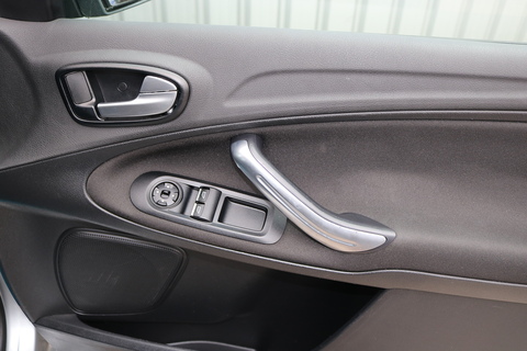 2.0 TDCi Edge MPV 5dr Diesel Manual (165 g/km, 138 bhp)