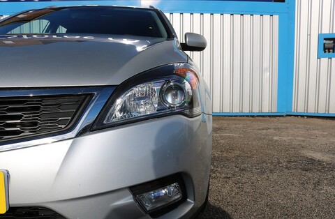 1.6 CRDi EcoDynamics 2 Sports Wagon 5dr Diesel Manual Euro 5 (s/s) (89 bhp)