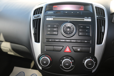 1.6 CRDi EcoDynamics 2 Sports Wagon 5dr Diesel Manual Euro 5 (s/s) (89 bhp)