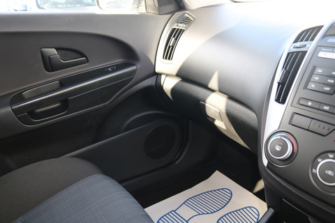 1.6 CRDi EcoDynamics 2 Sports Wagon 5dr Diesel Manual Euro 5 (s/s) (89 bhp)