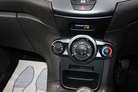 1.5 TDCi Style Hatchback 5dr Diesel Manual Euro 5 (75 ps)