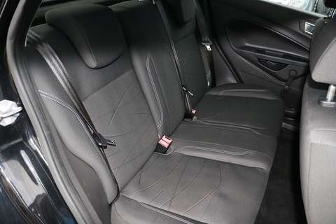 1.5 TDCi Style Hatchback 5dr Diesel Manual Euro 5 (75 ps)