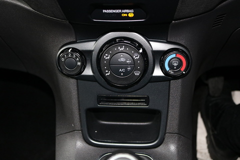 1.5 TDCi Style Hatchback 5dr Diesel Manual Euro 5 (75 ps)