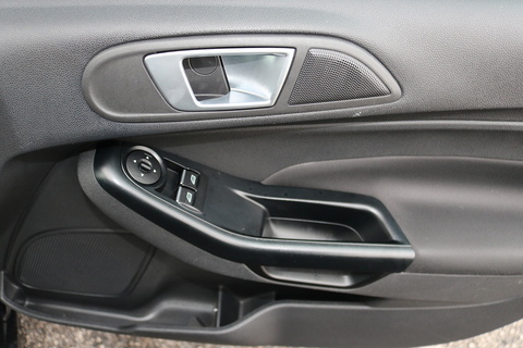 1.5 TDCi Style Hatchback 5dr Diesel Manual Euro 5 (75 ps)