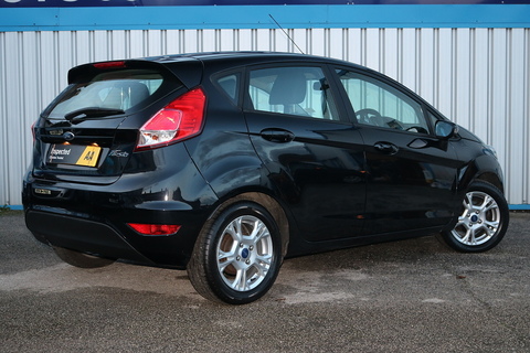 1.5 TDCi Style Hatchback 5dr Diesel Manual Euro 5 (75 ps)