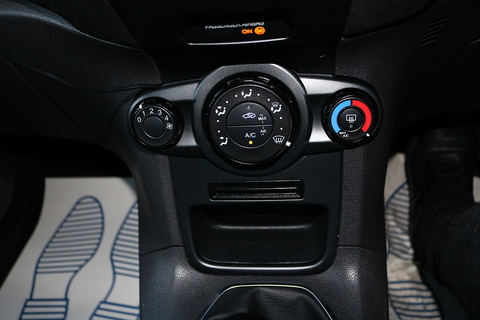 1.5 TDCi Style Hatchback 5dr Diesel Manual Euro 5 (75 ps)