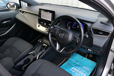 1.8 VVT-h Icon Tech Touring Sports 5dr Petrol Hybrid CVT Euro 6 (s/s) (122 ps)