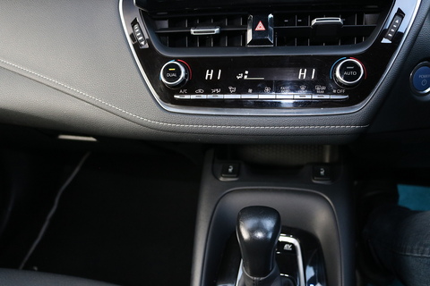 1.8 VVT-h Icon Tech Touring Sports 5dr Petrol Hybrid CVT Euro 6 (s/s) (122 ps)