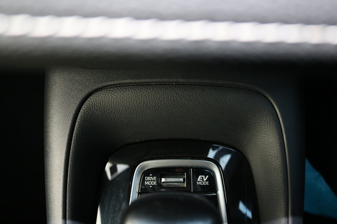 1.8 VVT-h Icon Tech Touring Sports 5dr Petrol Hybrid CVT Euro 6 (s/s) (122 ps)