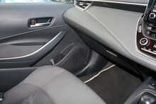 Toyota Corolla VVT-h Icon Tech