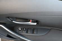 Toyota Corolla VVT-h Icon Tech