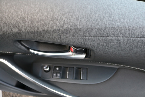 1.8 VVT-h Icon Tech Touring Sports 5dr Petrol Hybrid CVT Euro 6 (s/s) (122 ps)