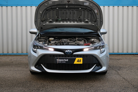 1.8 VVT-h Icon Tech Touring Sports 5dr Petrol Hybrid CVT Euro 6 (s/s) (122 ps)