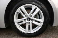 Toyota Corolla VVT-h Icon Tech