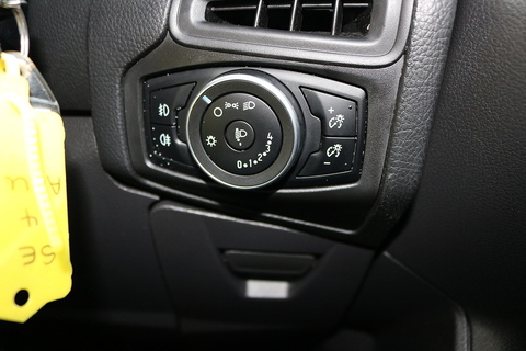 1.6 TDCi Zetec Hatchback 5dr Diesel Manual Euro 5 (s/s) (115 ps)