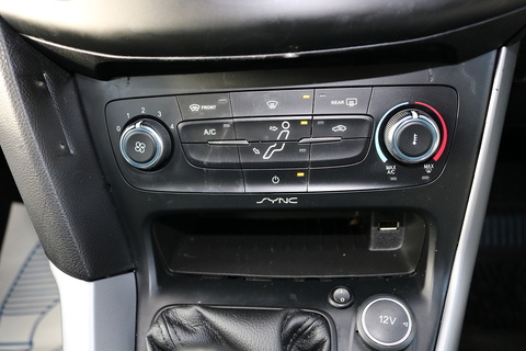 1.6 TDCi Zetec Hatchback 5dr Diesel Manual Euro 5 (s/s) (115 ps)