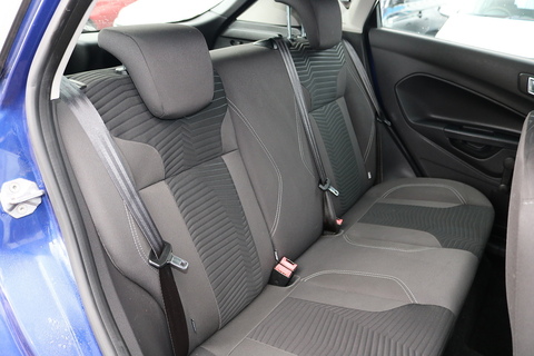 1.0T EcoBoost Zetec Hatchback 5dr Petrol Powershift Euro 5 (100 ps)