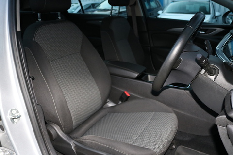 2.0 Turbo D BlueInjection Design Nav Sports Tourer 5dr Diesel Manual Euro 6 (s/s) (170 ps)