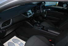 Vauxhall Insignia Turbo D BlueInjection Design Nav