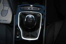 Vauxhall Insignia Turbo D BlueInjection Design Nav