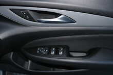 Vauxhall Insignia Turbo D BlueInjection Design Nav