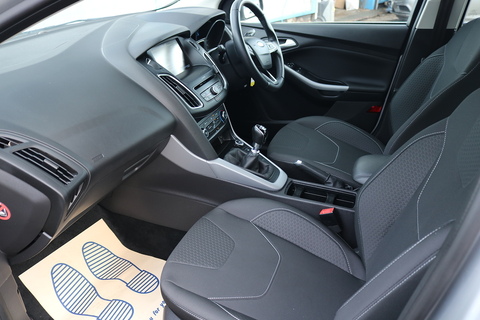 1.6 TDCi Zetec Hatchback 5dr Diesel Manual Euro 5 (s/s) (115 ps)