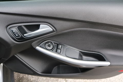 1.6 TDCi Zetec Hatchback 5dr Diesel Manual Euro 5 (s/s) (115 ps)
