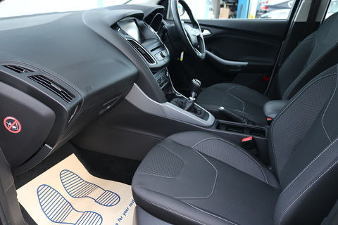 1.6 TDCi Zetec Hatchback 5dr Diesel Manual Euro 5 (s/s) (115 ps)