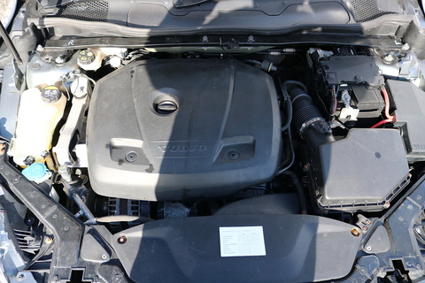 2.0 T5 R-Design Nav Plus Hatchback 5dr Petrol Auto Euro 6 (s/s) (245 ps)