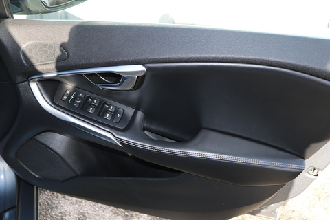 2.0 T5 R-Design Nav Plus Hatchback 5dr Petrol Auto Euro 6 (s/s) (245 ps)