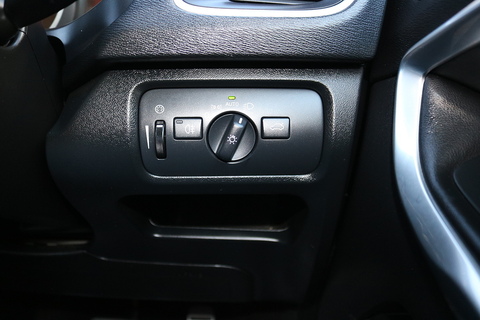2.0 T5 R-Design Nav Plus Hatchback 5dr Petrol Auto Euro 6 (s/s) (245 ps)