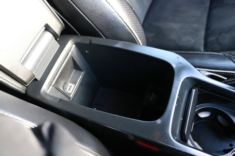 2.0 T5 R-Design Nav Plus Hatchback 5dr Petrol Auto Euro 6 (s/s) (245 ps)
