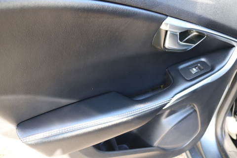 2.0 T5 R-Design Nav Plus Hatchback 5dr Petrol Auto Euro 6 (s/s) (245 ps)
