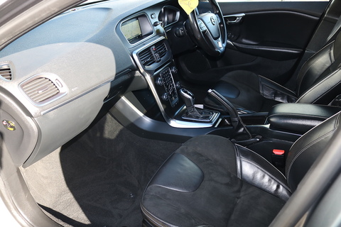 2.0 T5 R-Design Nav Plus Hatchback 5dr Petrol Auto Euro 6 (s/s) (245 ps)